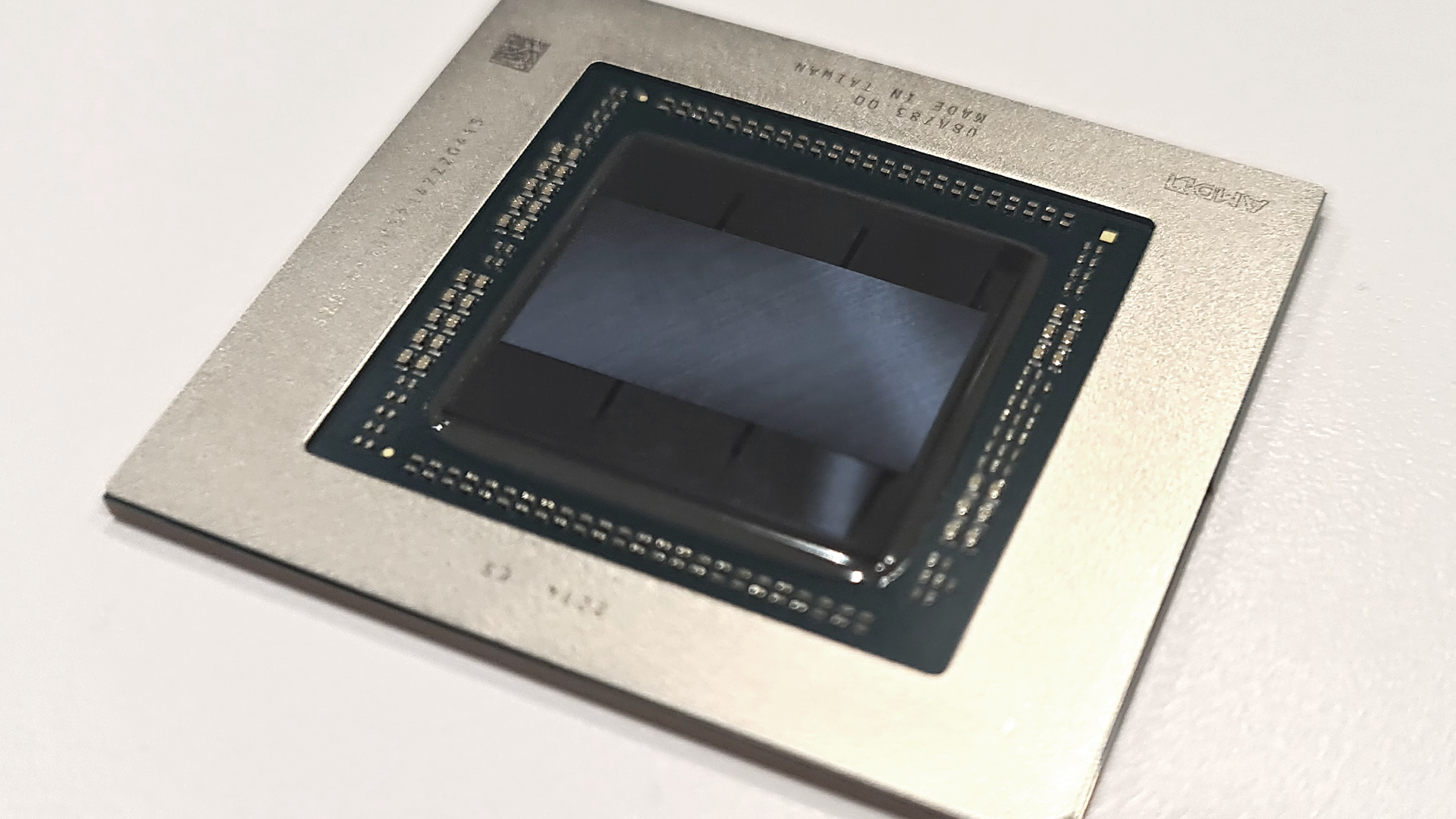 GPU Navi 31 de AMD con chiplets visibles