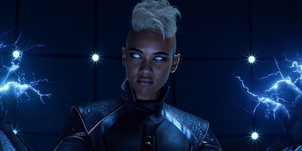 Alexandra Shipp interpretando a Storm/Ororo Munroe en la película X-Men: Apocalipsis de 2016