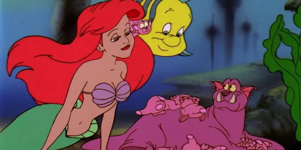 Ariel y Flounder como aparecen en el programa de televisión.