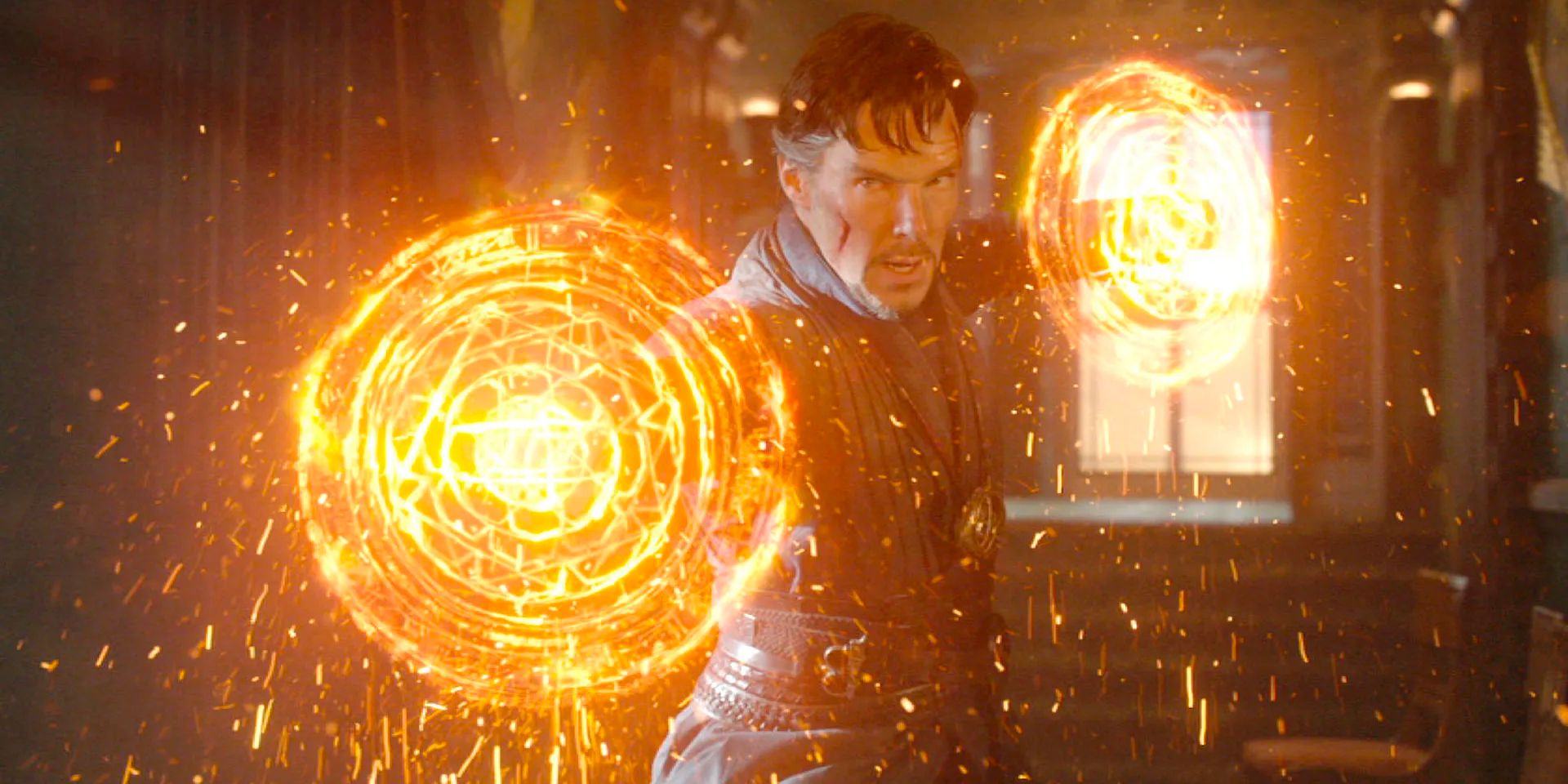 El héroe de Marvel, el Dr. Strange (Benedict Cumberbatch), lanza un hechizo mientras entrena.