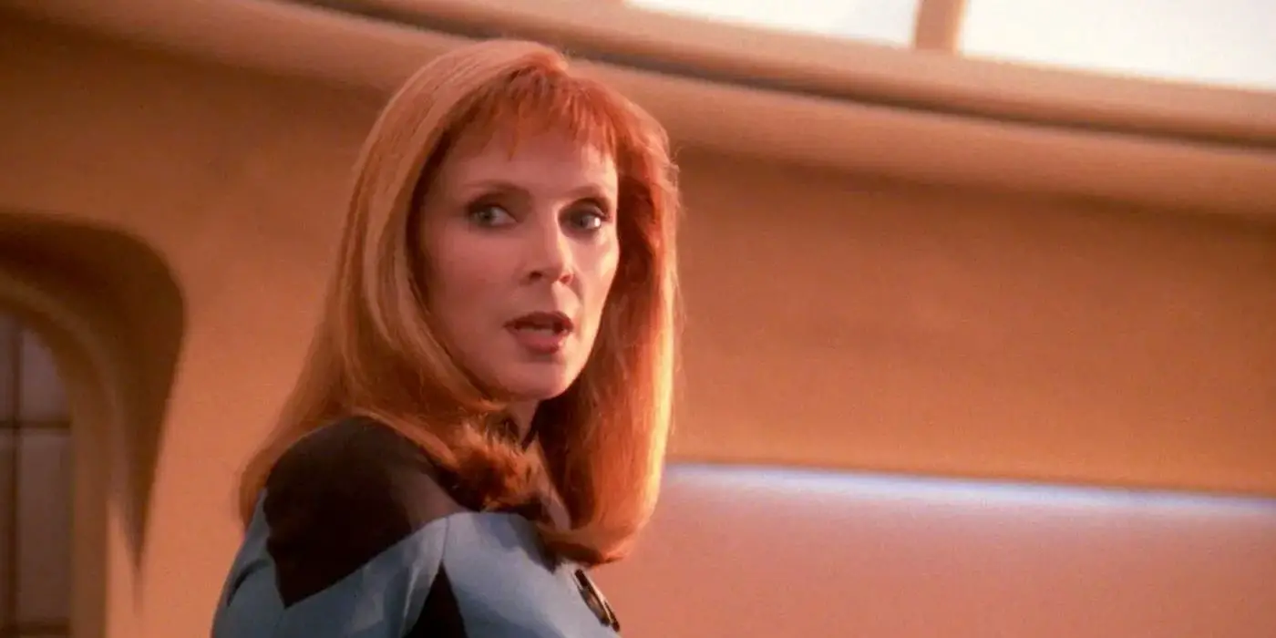 Gates McFadden como Beverly Crusher en Star Trek: La próxima generación