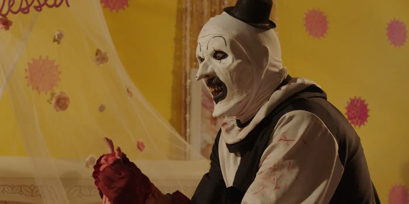 Art the Clown en la escena de 2 dormitorios de Terrifier
