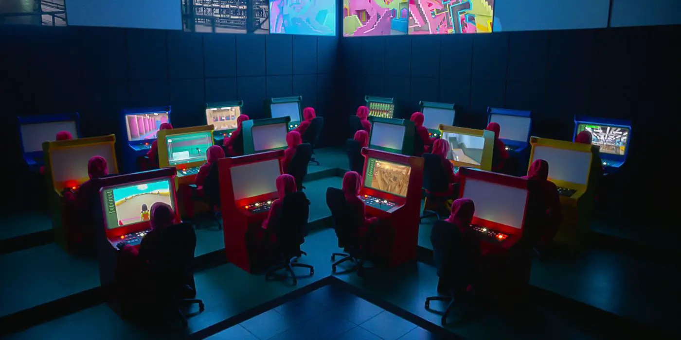 Los guardias en la sala de control en Squid Game: The Challenge
