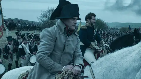 Mientras Napoleón de Ridley Scott recibe feroces críticas, esta escena podría haberlo cambiado todo