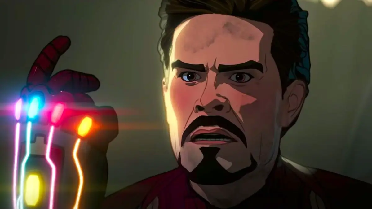 Tony Stark sosteniendo el Guantelete del Infinito en What If...?