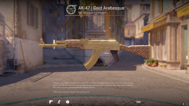 Un AK-47 dorado, con relieve en el cargador y tallas de madera en el cañón y la culata. 