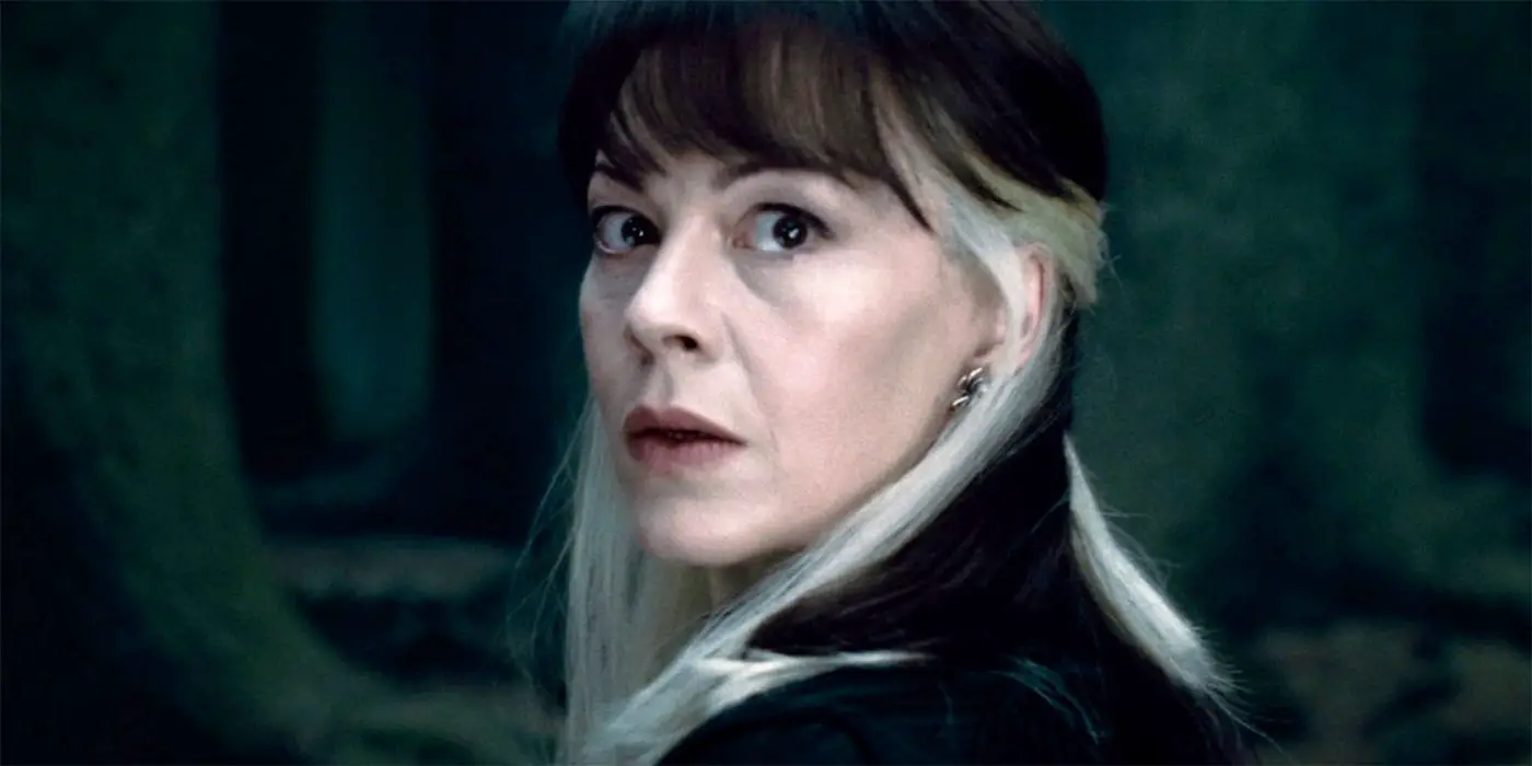 Helen McCrory como Narcissa Malfoy en Harry Potter y las Reliquias de la Muerte