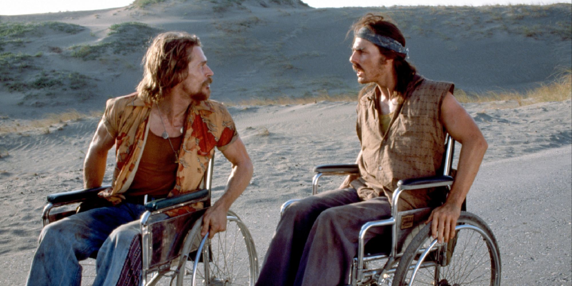 Ron Kovin y otro usuario de silla de ruedas en Nacido el 4 de julio - 1989