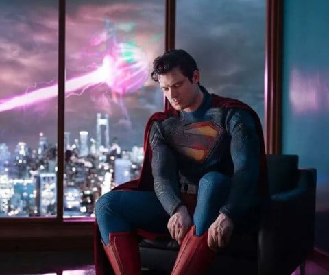 Tras la película de Superman, Warner sigue adelante y formaliza el estreno de otra película con esta estrella de La Casa del Dragón