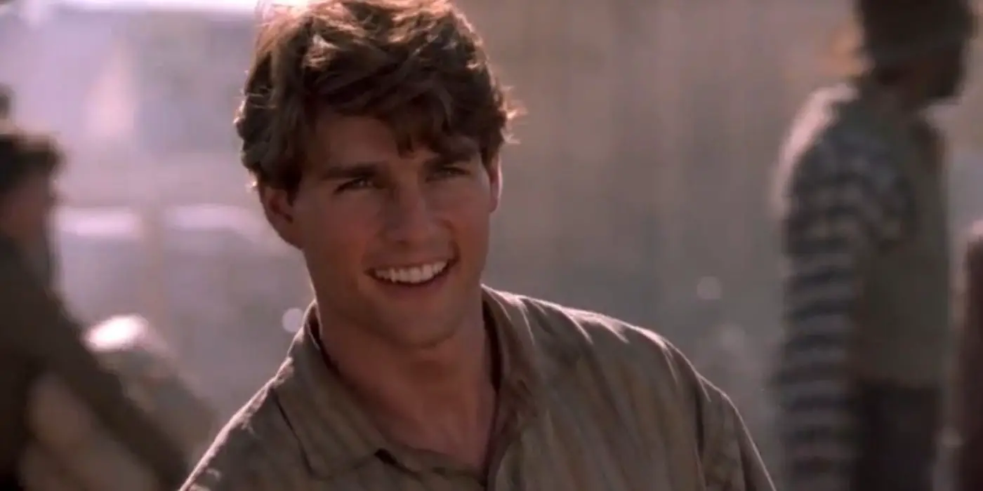 Tom Cruise como Joseph sonriendo ampliamente en 'Far and Away' 